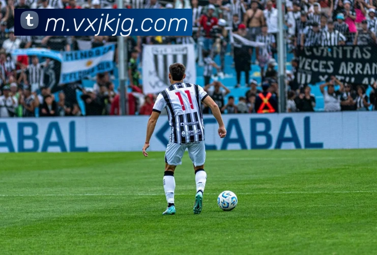 战术板上的玄机！2026世界杯，主教练的秘密武器